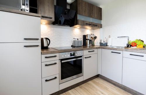 Schiffweiler Apartment | Design Maisonette near Lake - Self-Check-in - for Families & Business - Parking
