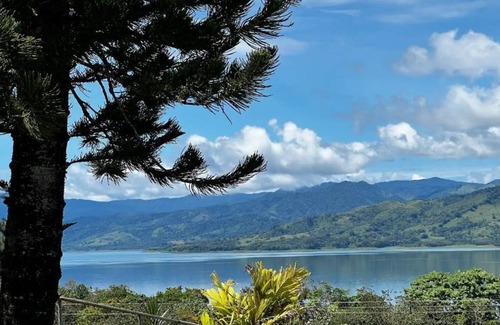 Arenal House | Design, Nature, Convenience