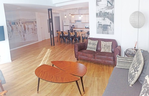 Campoamor Apartment | Design, quality, tranquility, and very central