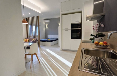 Lorenteggio Apartment | Design Stay NAVIGLI Fast to Duomo, Last Supper, Galleria, Castello, La Scala