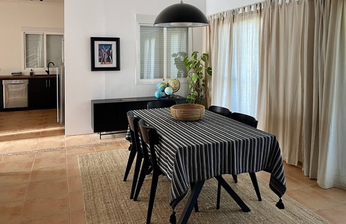 Vinuela Villa | Design villa, private pool, splendid Viñuela lake & Maroma mountain view, 6pers