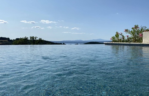 Bagnoregio Villa | design villa private in nature with lake view