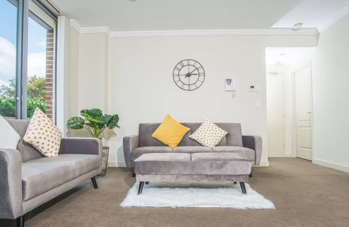 Gordon Apartment | Designed Home of Ultimate Convenience In Gordon