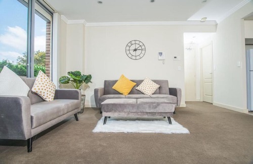 Gordon Apartment | Designed Home of Ultimate Convenience In Gordon