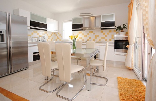 Okrug Gornji Apartment | Designer Apartment 10 meters from the sea