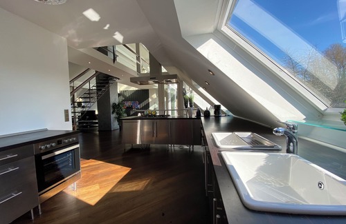 Altendorf Apartment | Designer award-winning loft on 228 sqm, loggia + sauna. Essen+Düsseldorf Trade Fair