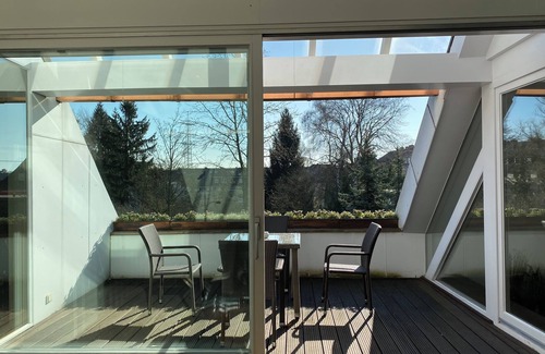 Altendorf Apartment | Designer award-winning loft on 228 sqm, loggia + sauna. Essen+Düsseldorf Trade Fair