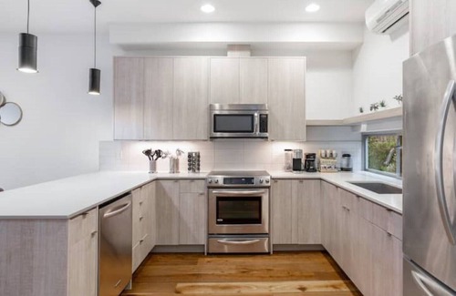 Ballard House | Designer Ballard 3B2B Home w/Rooftop & Parking