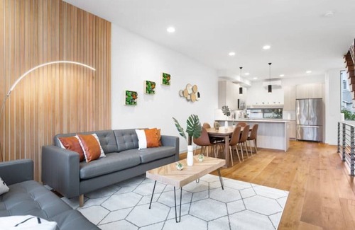 Ballard House | Designer Ballard 3B2B Home w/Rooftop & Parking