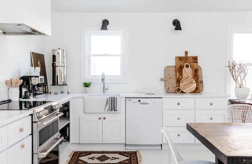 Folly Beach House | Designer Beach Cottage w/Parisian Charm + Steps to Sand