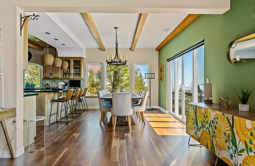 Lake Arrowhead Ski Chalet | Designer Chalet with Breathtaking views at reasonable prices!