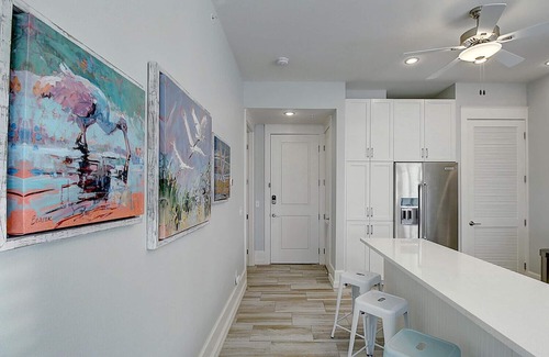Cinnamon Shore Condo | Designer Condo 'Blue Serenity' w/Designer Interiors+Amenities@Cinnamon Shore