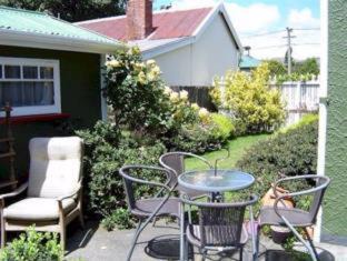 Sydenham Bed & Breakfast | Designer Cottage