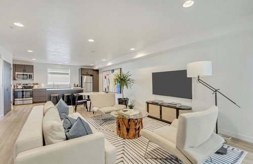 People's Freeway House | Designer Granary District Townhome - Downtown SLC - 2 King Master Suites/2.5BA