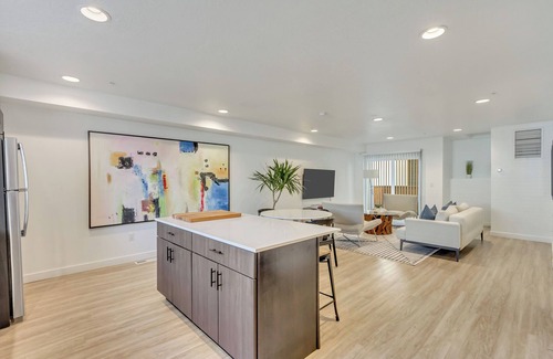 People's Freeway House | Designer Granary District Townhome - Downtown SLC - 2 King Master Suites/2.5BA