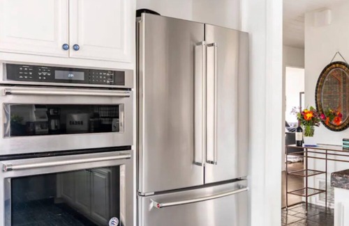 Eagle Rock House | Designer Hilltop Retreat with Amazing City Views