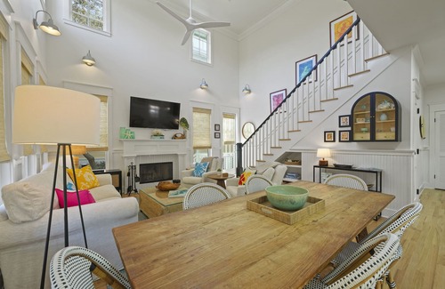 Seagrove Beach West Cottage | Designer Home in Seaside, FL! Walk to Pool and Beach + 2 Adult Bikes!
