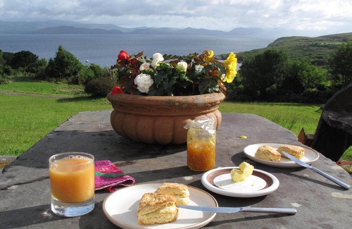 Kells Cottage | Designer Home on Dingle Bay - Modern Meets Traditional nEarly booking discounts