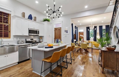 French Quarter House | Designer Home Walking Distance To The French Quarter's