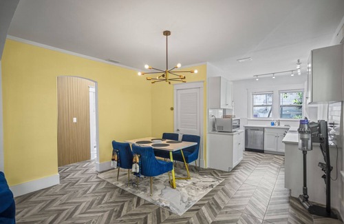 Northeast Miami House | Designer House Steps from Stores