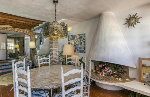 Cadaques House | Designer House With Panoramic views