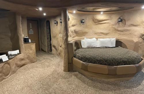 Toledo Hotel | Designer Inn and Suites
