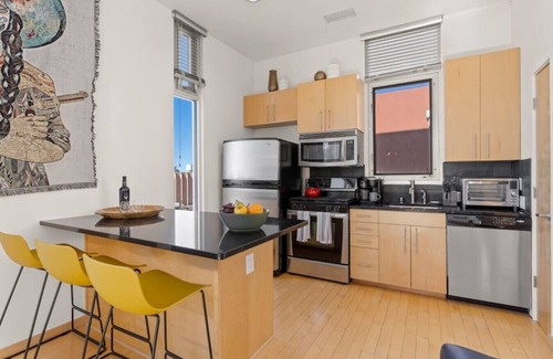 Santa Fe Apartment | Designer Loft w/Soaring Views