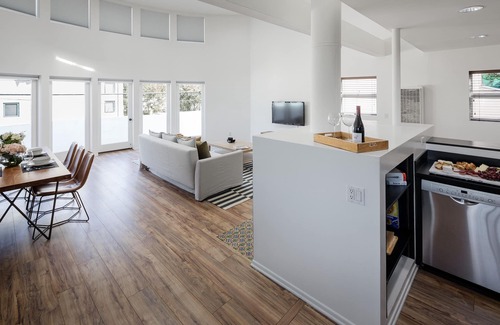 Venice Apartment | Designer Loft with parking 5min to the beach !