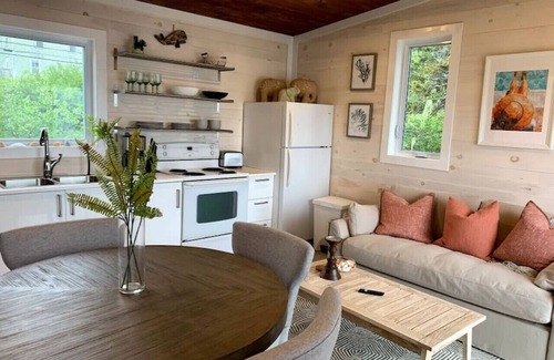Port Mouton Cottage | Designer Oceanfront Villa - Hot tub Sauna-private