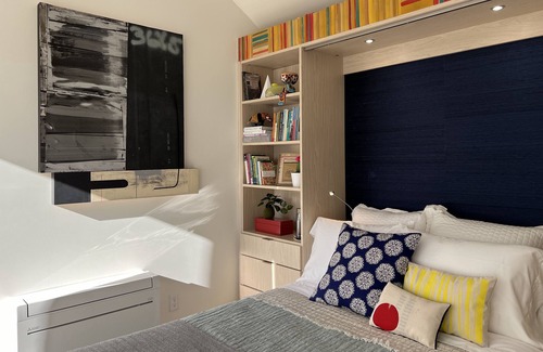 Hollywood District Cottage | Designer Owned Suite in Historic Hollywood District