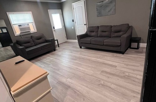 Alexandria Apartment | Designer shower/1beds/airport/coliseum/hospital