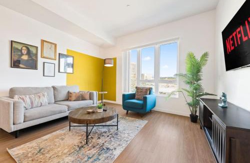 Little Tokyo Apartment | Designer Stay in Arts District, Walk to Little Tokyo