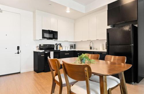 Little Tokyo Apartment | Designer Stay in Arts District, Walk to Little Tokyo