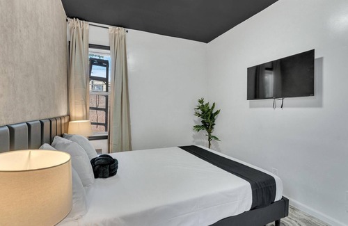 East Orange Apartment | Designer stay