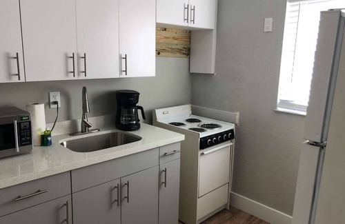 Wynwood Art District Condo | ✨Designer Studio Flat w/Full Kitchen Free Parking