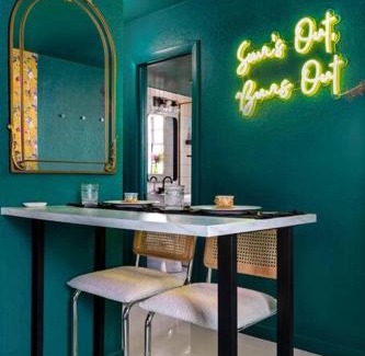 Beverly Heights Apartment | Designer Studio In The Heart Of Las Olas &king Bed