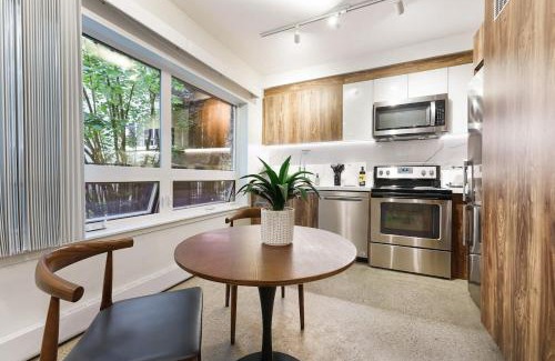 West End Apartment | Designer Studio in Trendy West End Downtown