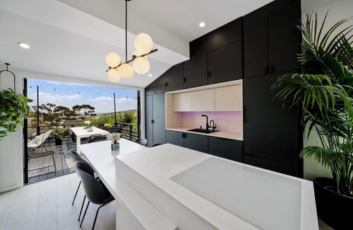 Bernal Heights House | Designer Stunner! Sunny Patio + Firepit + Steam Room (30-day min)