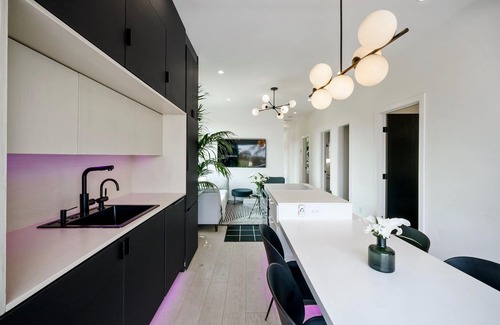 Bernal Heights House | Designer Stunner! Sunny Patio + Firepit + Steam Room (30-day min)