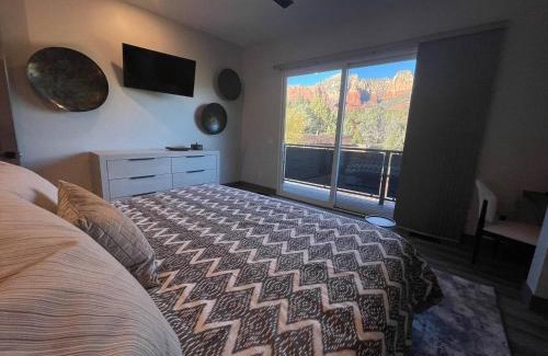 Uptown Sedona House | Designer View Villa-rooftop 360 View Deck-hot Tub
