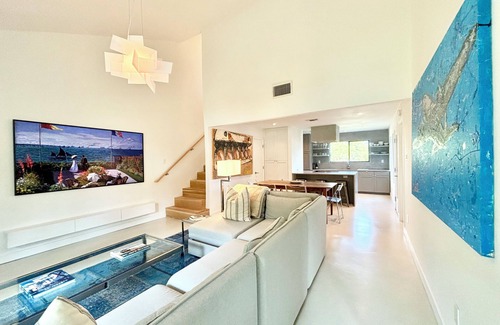 Austin House | Designer’s modern nature retreat in West Austin’s prestigious Eanes ISD