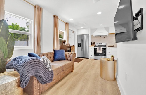 Southside House | Designers spot - No Extra Fees - Palm Wave Says