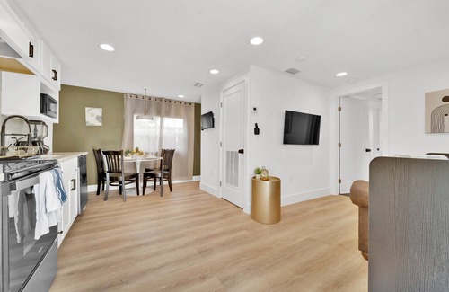 Southside House | Designers spot - No Extra Fees - Palm Wave Says