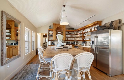 Warrenton House | Designory Round Top home, scenic views & pond!