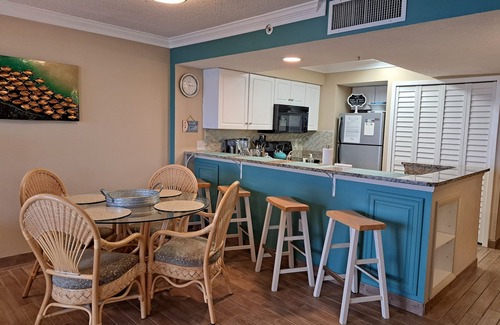 Myrtle Beach Condo | Desirable Area 77th Ave N on the Ocean ~♡~ Our 14th year on Vrbo!
