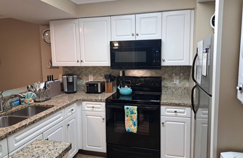 Myrtle Beach Condo | Desirable Area 77th Ave N on the Ocean ~♡~ Our 14th year on Vrbo!