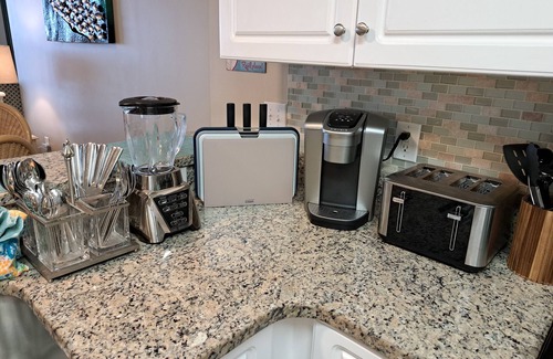 Myrtle Beach Condo | Desirable Area 77th Ave N on the Ocean ~♡~ Our 14th year on Vrbo!