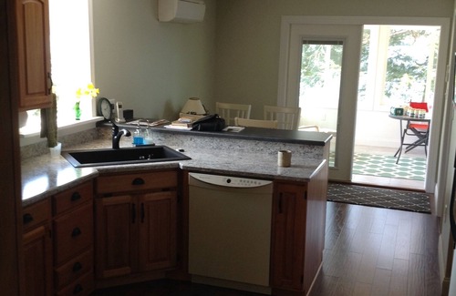 Poultney House | Desirable Cones Point Locationn