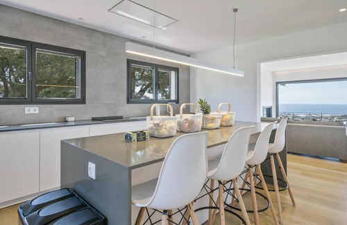 Cabrils House | DESMAIS design house and breathtaking views