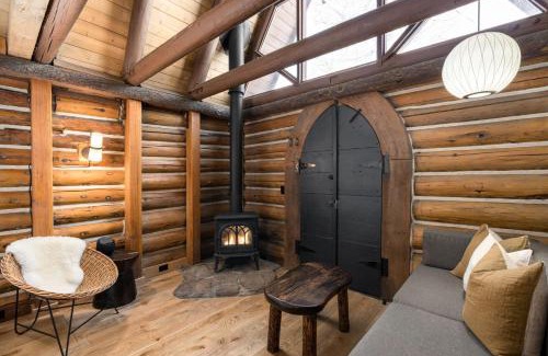 Markleeville Hotel | Desolation Hotel Hope Valley